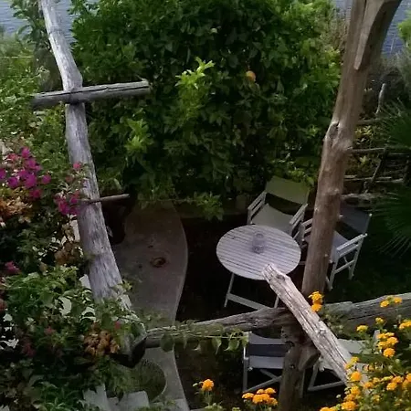 Bed & Breakfast La Santarella *